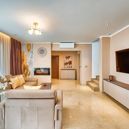 Hébergement de vacances With Private Pool, Garden And Seaview For Max 11 Pers Near Labin 5207-1 Ubasico