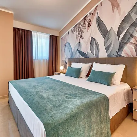 With Private Pool, Garden And Seaview For Max 11 Pers Near Labin 5207-1 * Ubasico