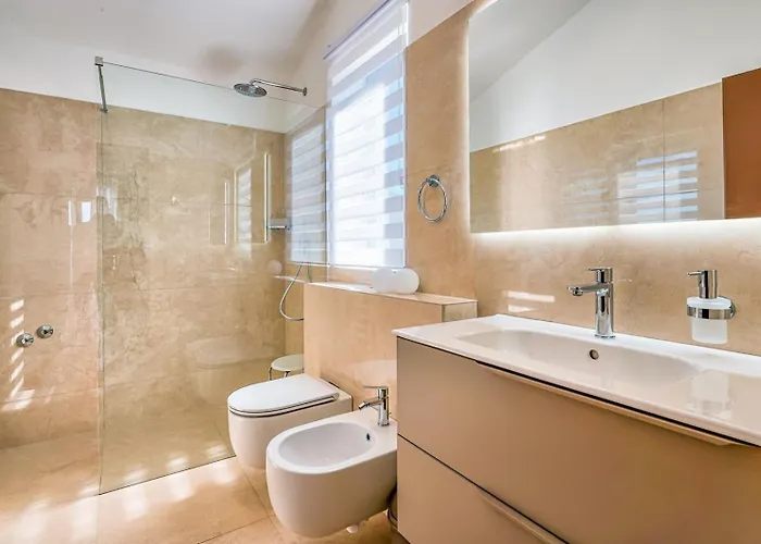 Сasa de vacaciones With Private Pool, Garden And Seaview For Max 11 Pers Near Labin 5207-1 Ubasico
