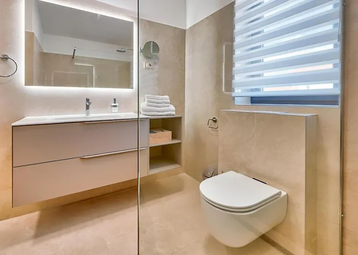 With Private Pool, Garden And Seaview For Max 11 Pers Near Labin 5207-1 *
