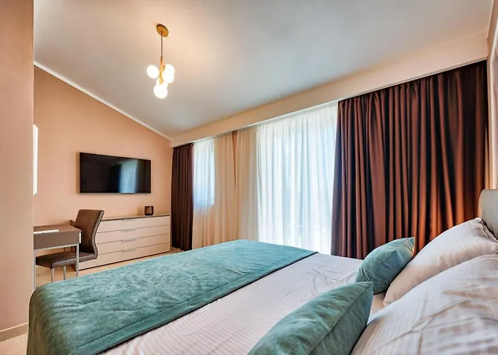 Сasa de vacaciones With Private Pool, Garden And Seaview For Max 11 Pers Near Labin 5207-1