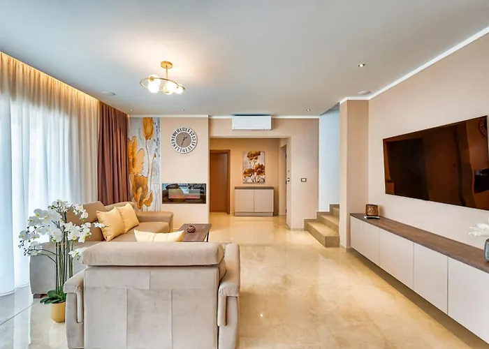 Сasa de vacaciones With Private Pool, Garden And Seaview For Max 11 Pers Near Labin 5207-1 Ubasico