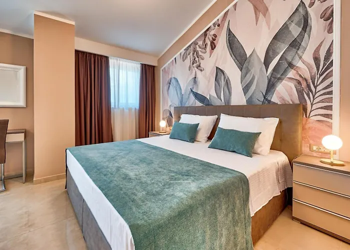 With Private Pool, Garden And Seaview For Max 11 Pers Near Labin 5207-1 * Ubasico