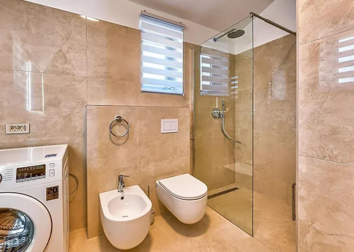 Сasa de vacaciones With Private Pool, Garden And Seaview For Max 11 Pers Near Labin 5207-1