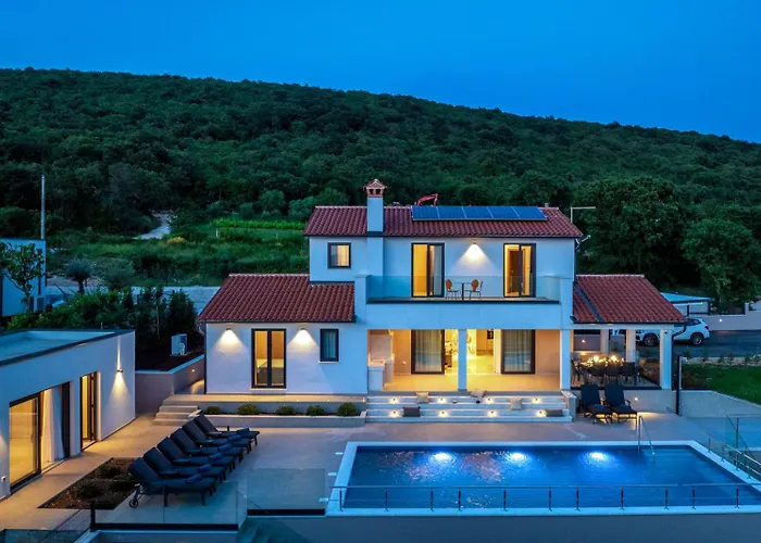 Сasa de vacaciones With Private Pool, Garden And Seaview For Max 11 Pers Near Labin 5207-1